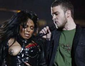 Janet Jackson projektuje bieliznę.